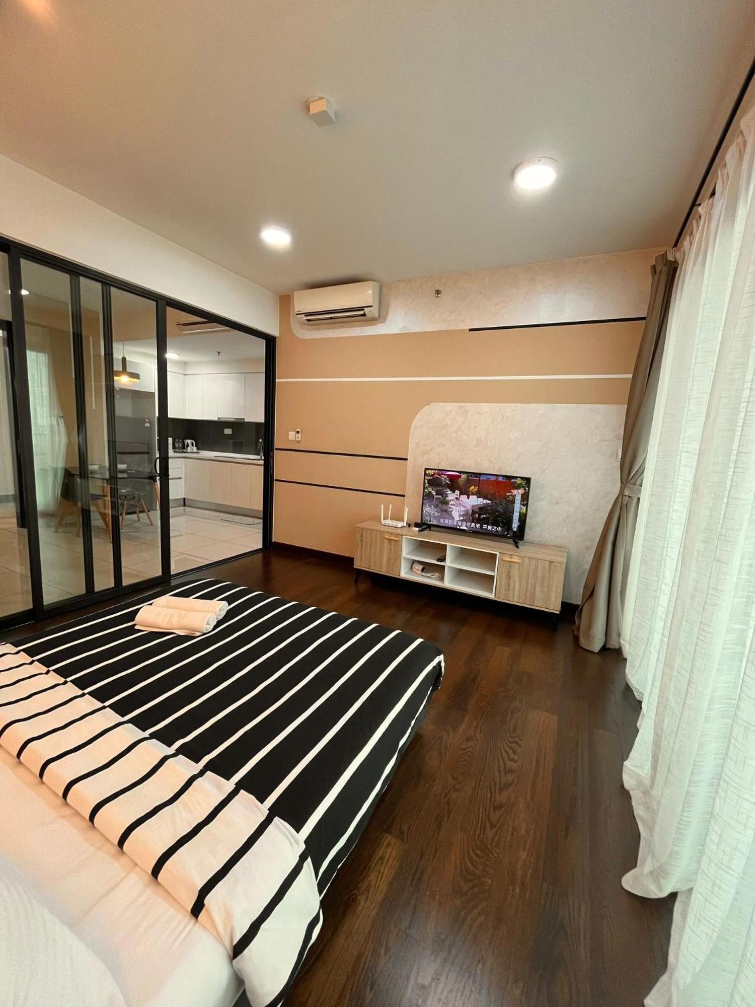 Almas Puteri Harbour Nusajaya Suite Room Exclusive Room 5 Min To Legoaland By Homespace Exterior photo